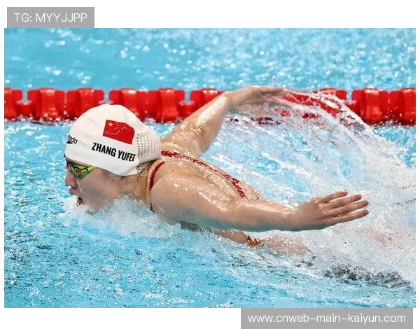 女子蝶泳组强化转身技术，训练效果逐步体现